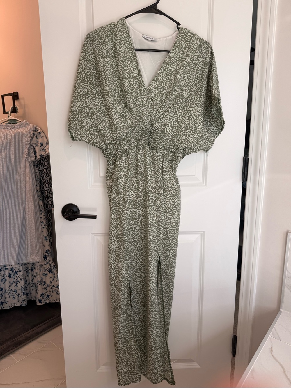 Elings boutique - Light Sage Green Floral Maxi Dress